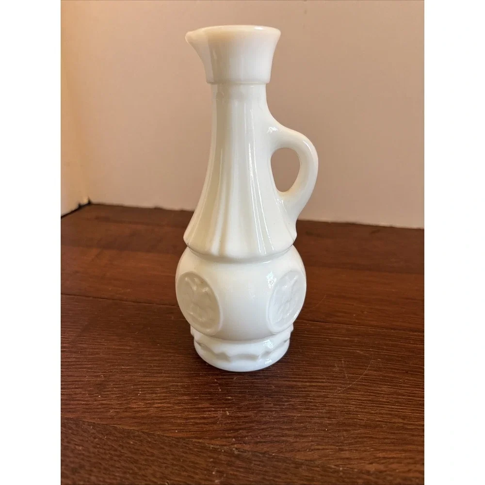 Vintage‎ Wheaton White Milk Glass Eagle Cruet , Vase, Bottle, No Stopper